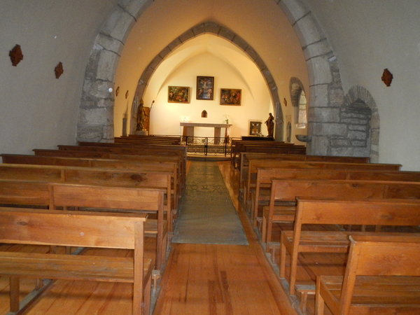 Intérieur de l'église avec un Vortex au centre...
